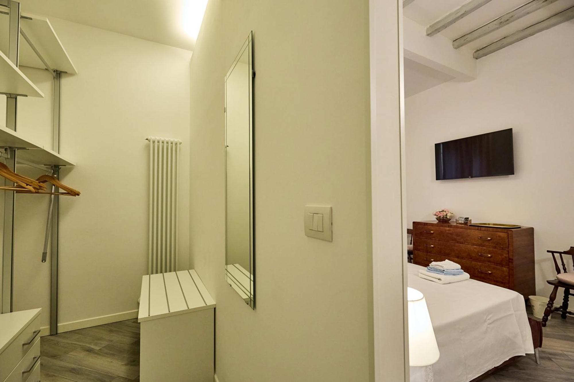 La Torre Lunga -Smart Working- 150 M Dalle-From Due Torri-Two Towers Болонья Екстер'єр фото
