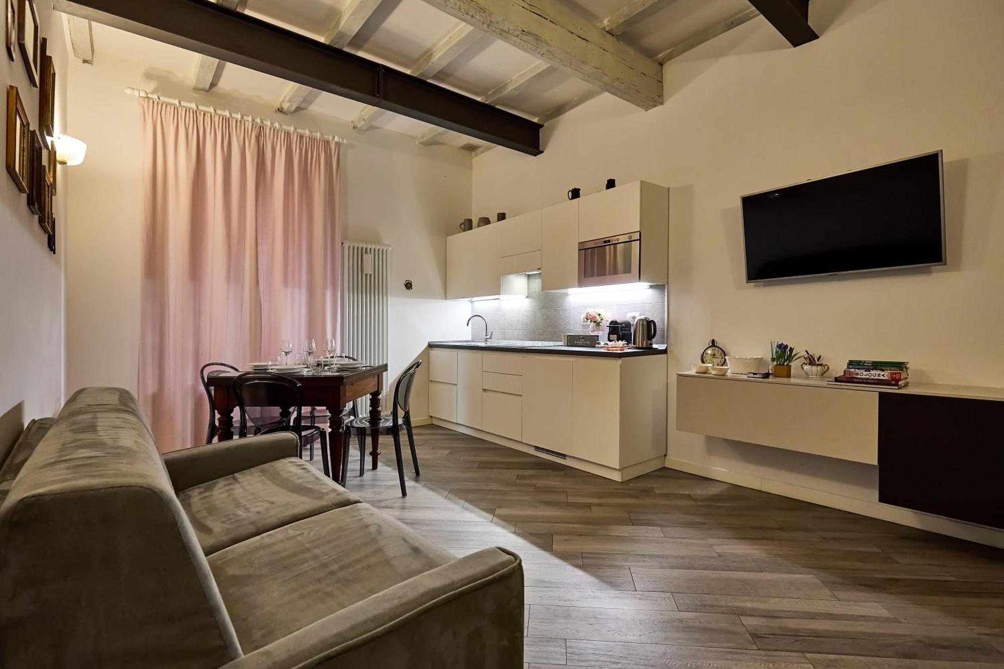 La Torre Lunga -Smart Working- 150 M Dalle-From Due Torri-Two Towers Болонья Екстер'єр фото